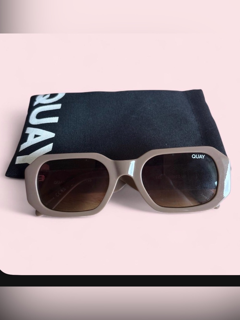 Quay Hyped Up Sunglasses Beige/Tan
